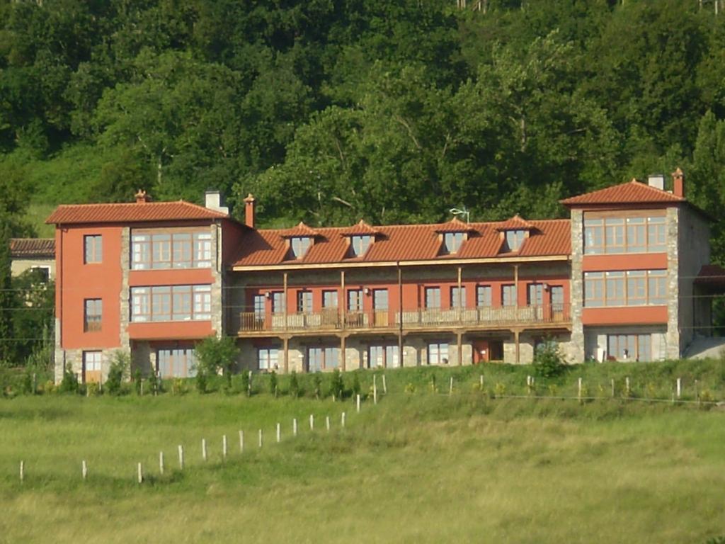 Escuelas De Fuentes Villaviciosa  Bagian luar foto