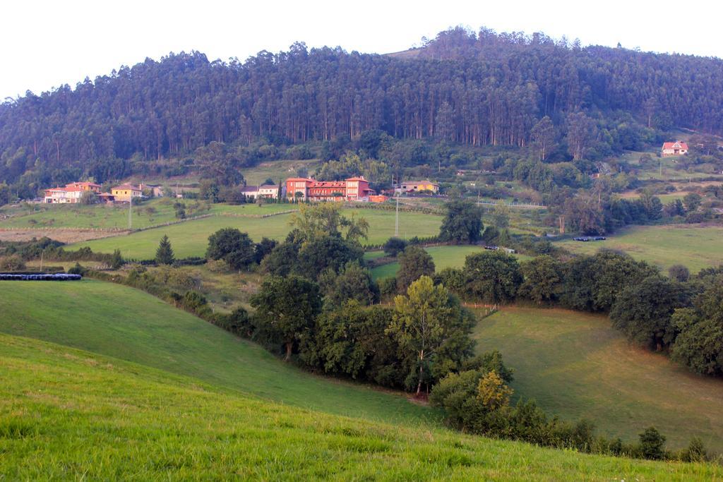 Escuelas De Fuentes Villaviciosa  Bagian luar foto
