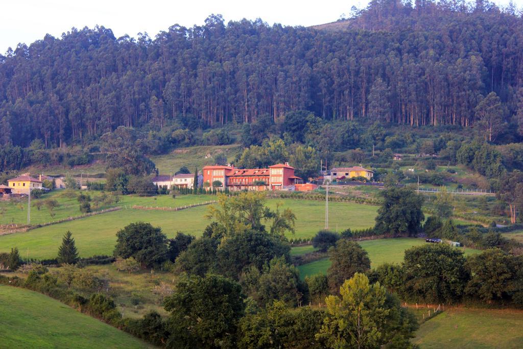 Escuelas De Fuentes Villaviciosa  Bagian luar foto