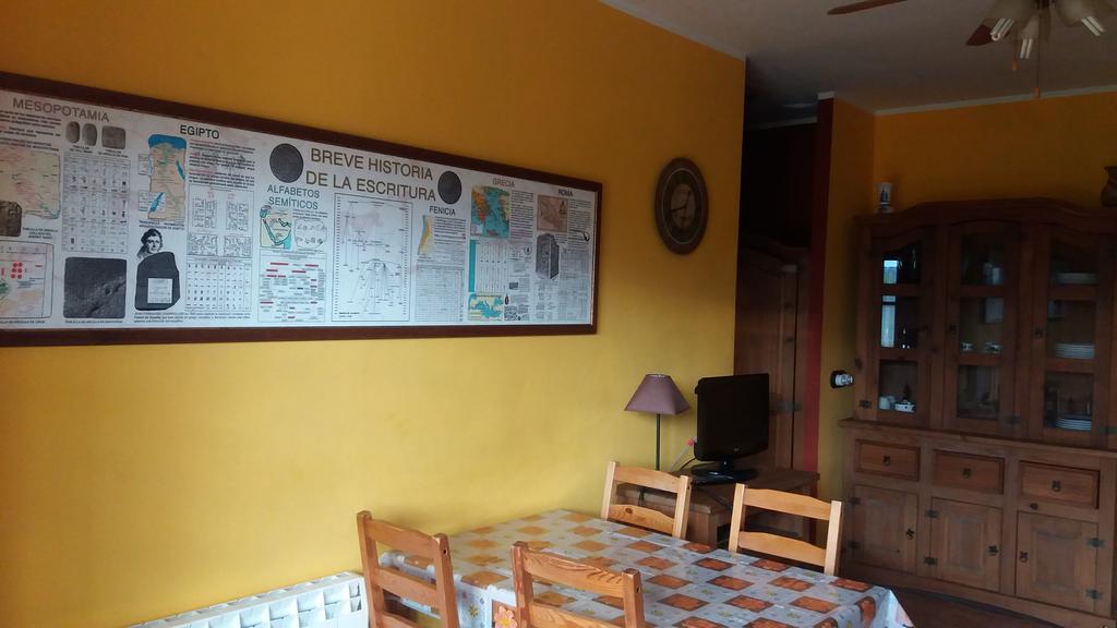 Escuelas De Fuentes Villaviciosa  Bagian luar foto